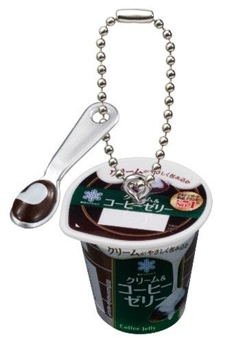 クリーム＆コーヒーゼリーのチャームとスプーン