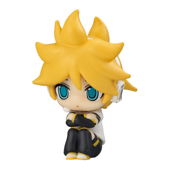 鏡音レン。黄色くとがった髪と白いヘッドホン、黒系の足まわり
